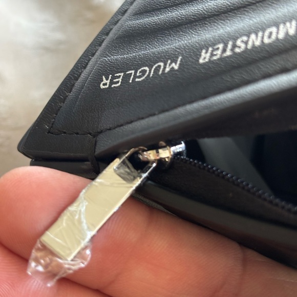 GENTLE MONSTER x MUGLER SUNGLASSES - Picture 13 of 16